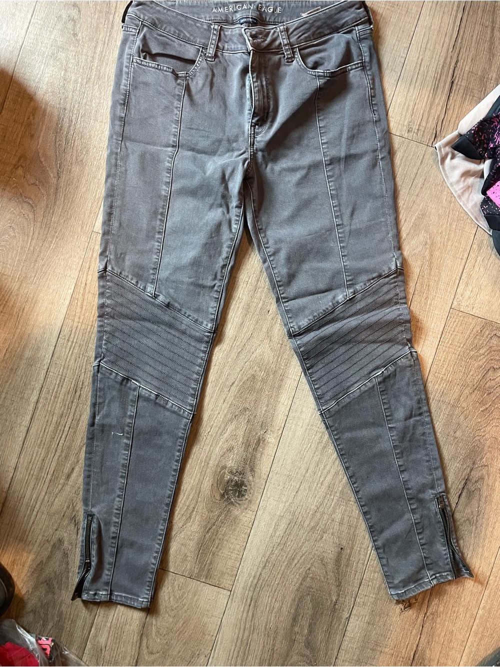 American Eagle Gray Jegging Jeans